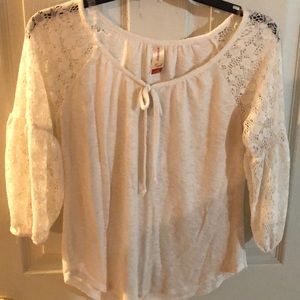 White top lace sleeves